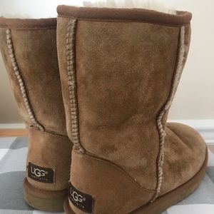 Women’s size 7 uggs